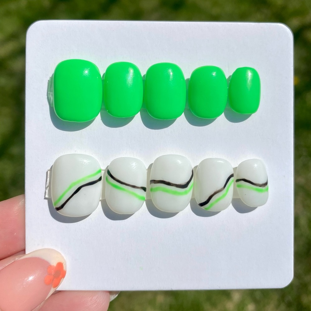 Luxury Press On Nails Gel Abstract Green Xshort Squoval